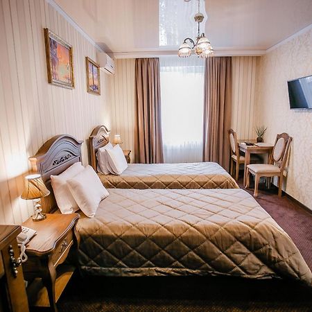 Aristokrat Hotel Vinnytsia Ngoại thất bức ảnh