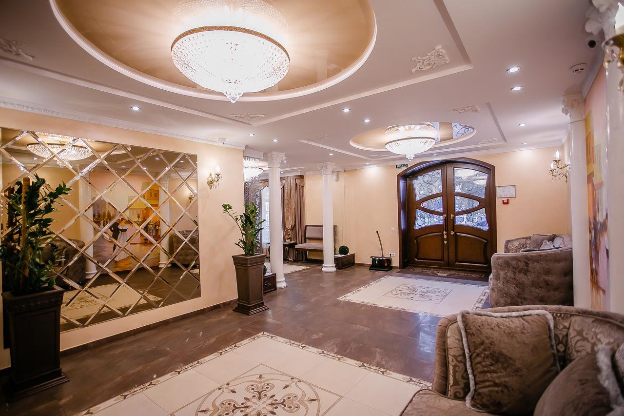 Aristokrat Hotel Vinnytsia Ngoại thất bức ảnh